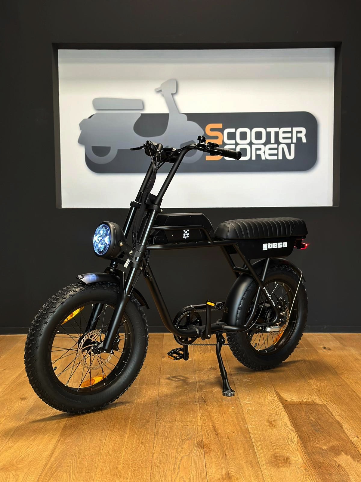 Elektrische fatbike kopen Helmond Scooter Scoren