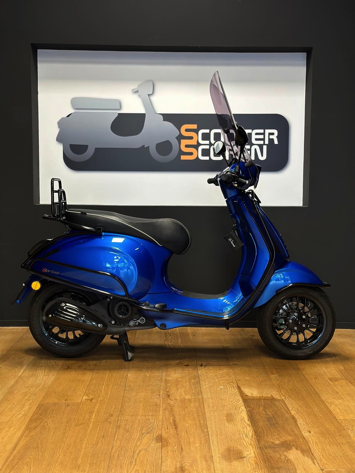 thumbnail image 2 of Genuine Piaggio Left Side Profile/Bordoscud For Vespa Spring 4T 50 (2013-2016) – OEM PI 673638 2 of 4