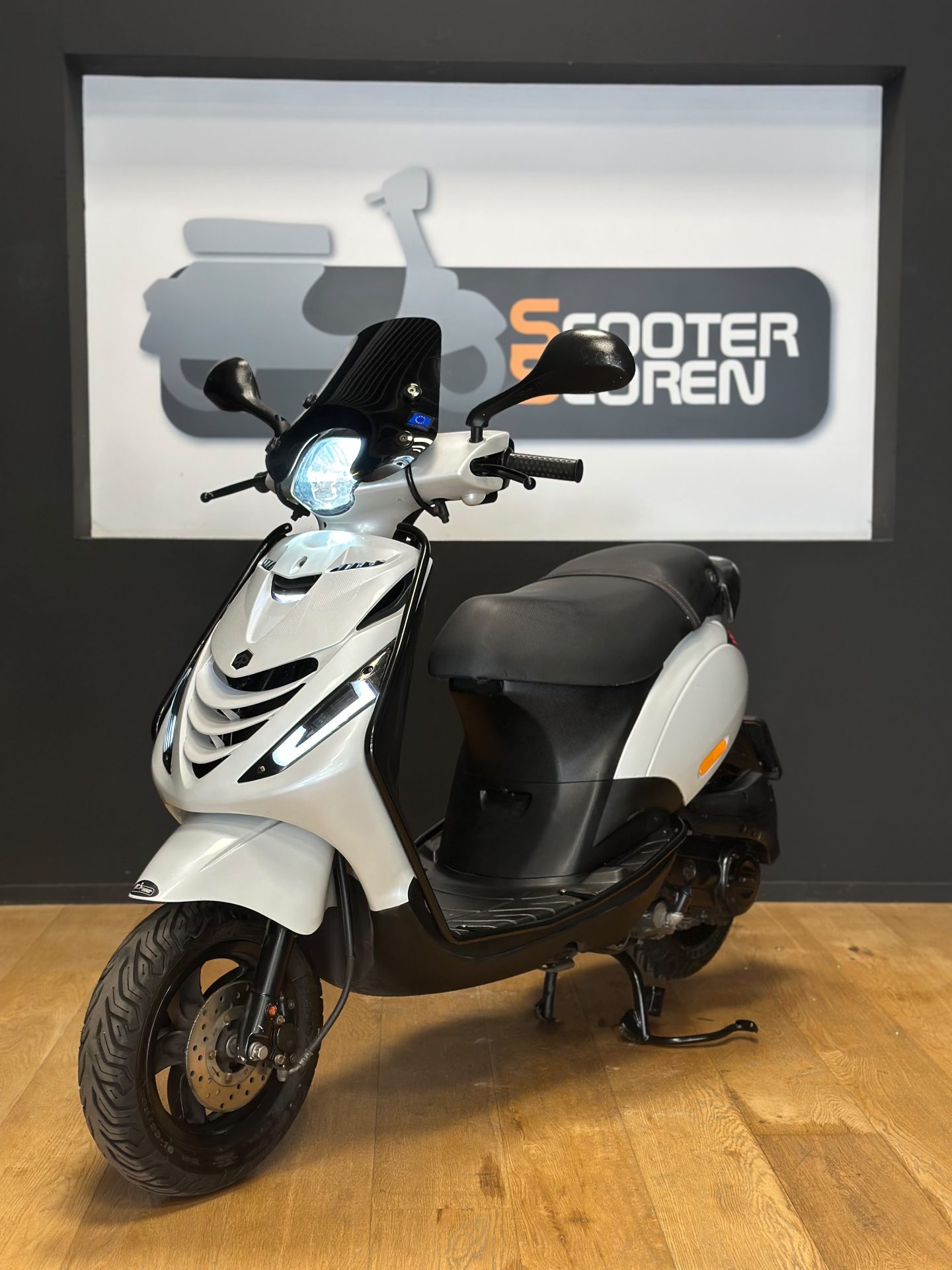 Piaggio Zip E4